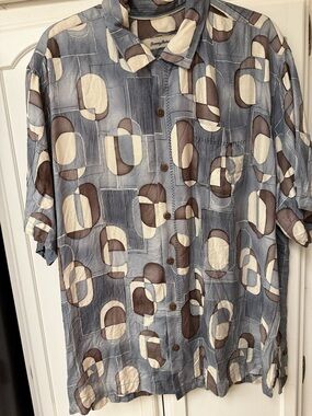 Tommy Bahama Short-Sleeve Button-Down Shirt in Gray and Brown